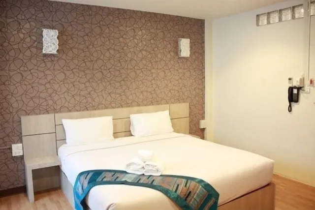 غرفة سوبيريور ثلاثية بسرير كينج وسرير فردي، P-Residence 1/7