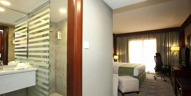 جناح بسرير مزدوج، فندق هوليدي ان - كورنيش الخبر(Holiday Inn Al Khobar - Corniche) 5/6