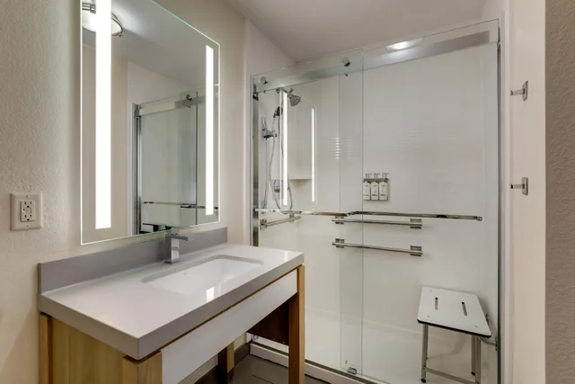 جناح بسرير كوين بغرفة نوم واحدة، Candlewood Suites Lexington 4/4