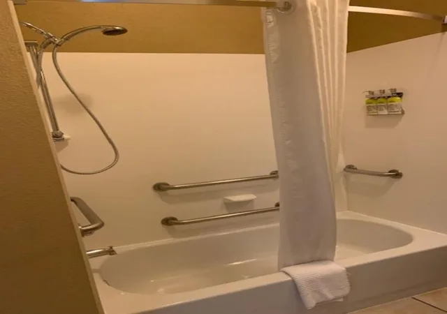 استوديو بسرير كوين لذوي الإعاقة، Candlewood Suites Temple 3/5