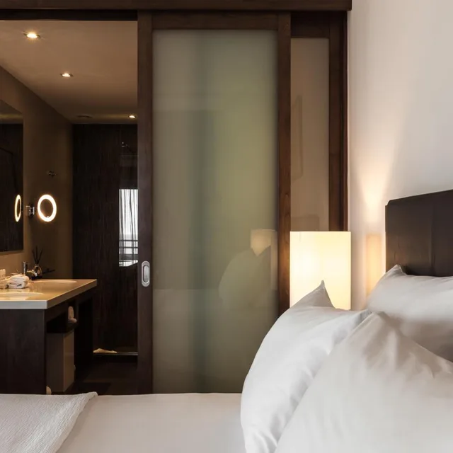 جناح سوبيريور بسرير مزدوج بإطلالة على البحر بشرفة، Radisson Blu Resort Malta St Julians 4/9