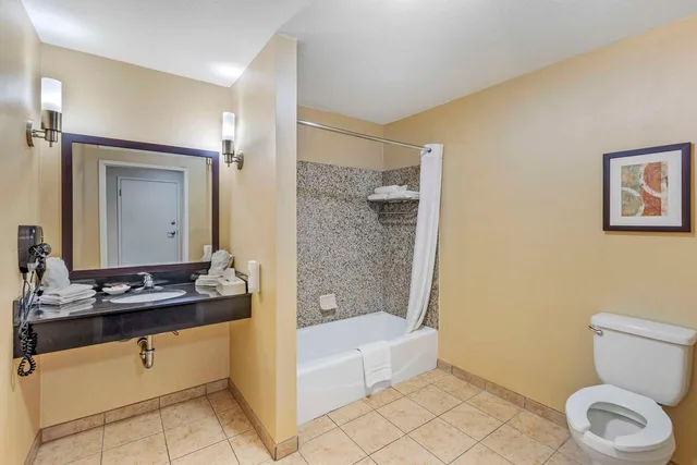 جناح بسرير كينج، Comfort Suites Blythe, CA 3/4
