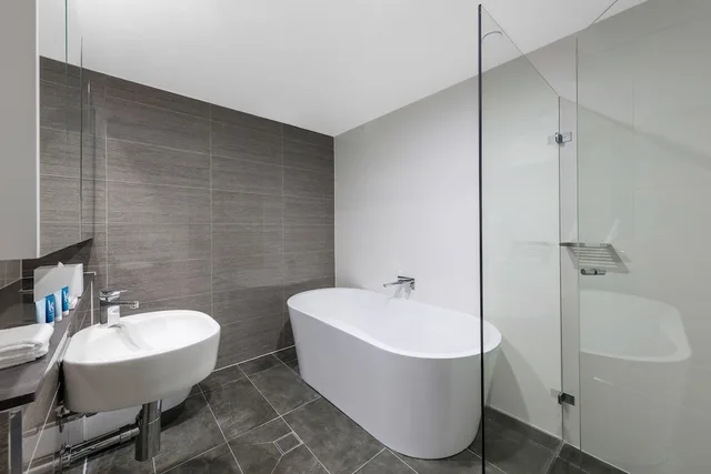 جناح بسريرين كينج بشرفة بغرفتي نوم، Meriton North Sydney 8/10