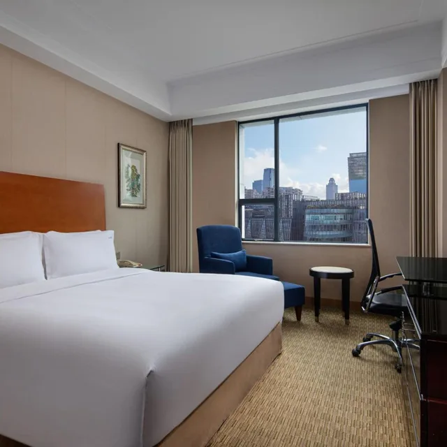 غرفة بريميوم بسرير كينج بإطلالة على المدينة، Holiday Inn Chengdu Century City - East Tower 2/7