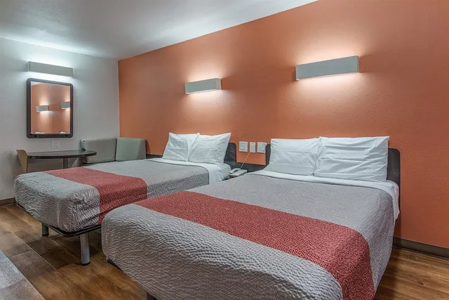 غرفة قياسية بسريرين مزدوجين، Motel6 Texarkana, AR 1/8