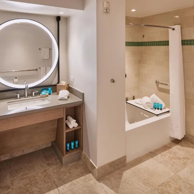 غرفة بسرير كوين بإطلالة على البحر بشرفة، The Ritz-Carlton O ahu, Turtle Bay 2/4