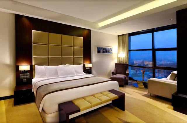 Superior Twin Room (Ig)، Radisson Blu Chattogram Bay View 3/7