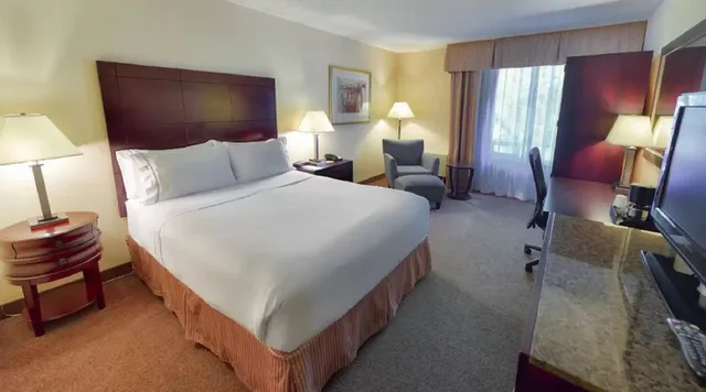غرفة بسرير كينج لذوي الإعاقة، Quality Inn Saint-Jean-sur-Richelieu 1/6