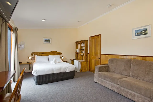 غرفة بريميوم بسرير كوين، Tullah Lakeside Lodge 4/7