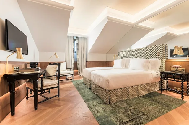 Palacio, Twin Beds، Palacio Solecio 1/2
