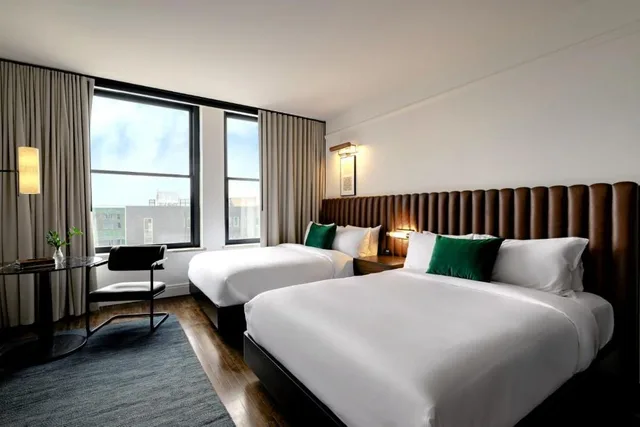 غرفة بسريرين كوين، Surety Hotel 1/1