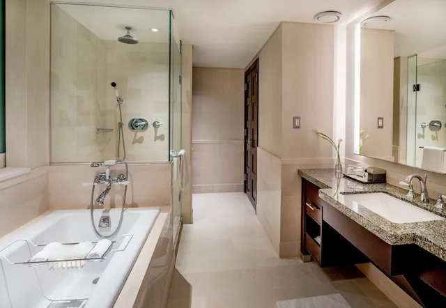 غرفة كلوب بسريرين كوين، INTERCONTINENTAL BOSTON 3/4