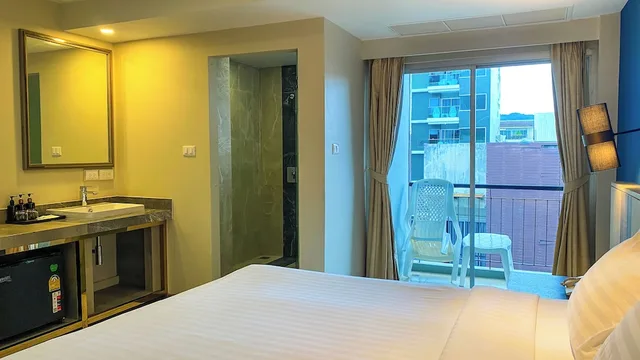 غرفة سوبيريور بسرير كينج بإطلالة على المدينة، Andakira Hotel 2/3