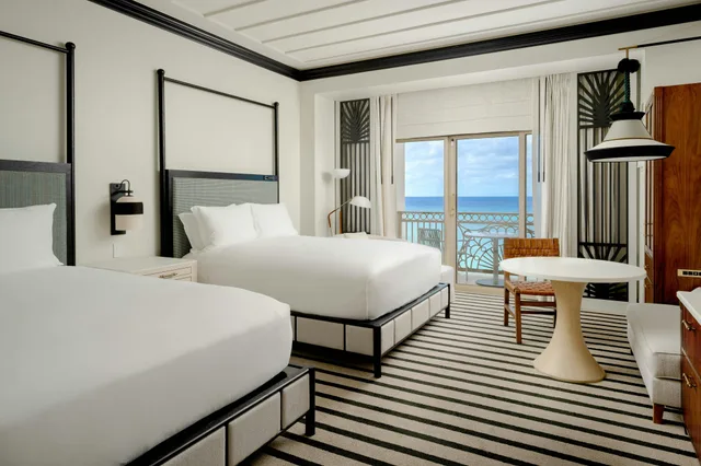 غرفة بسريرين كوين، The Ritz Carlton Grand Cayman 1/1