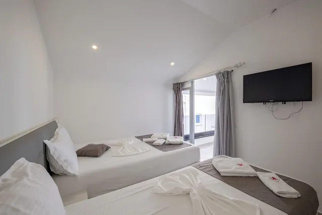 Room, Double Bed, Lateral Side Sea View, Sofa، Vila Era Beach 1/2