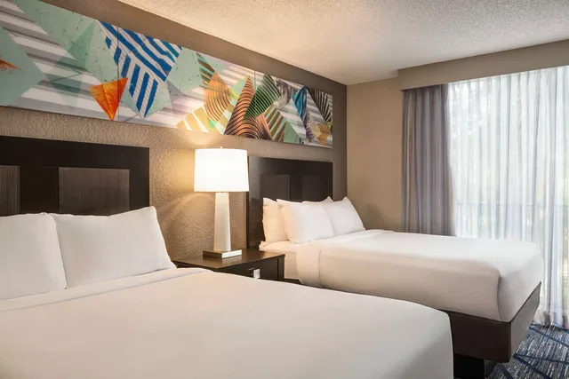 جناح بريميوم بسريرين كوين، Embassy Suites by Hilton Miami International Airport 2/3
