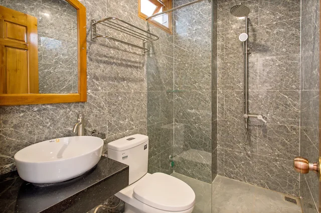 غرفة عائلية بسريرين كوين بإطلالة على المدينة بشرفة، Hoi An Vi Khoa Villa 6/7