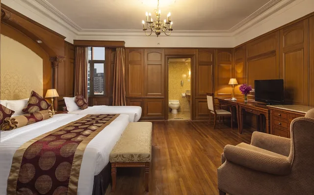 Standard, King Bed, Jin Jiang Pacific Hotel Shanghai 2/2