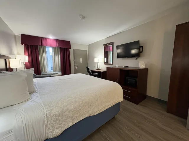 غرفة بسرير كينج لذوي الإعاقة لغير المدخنين، OYO Hampton South Carolina Hwy 278 1/10