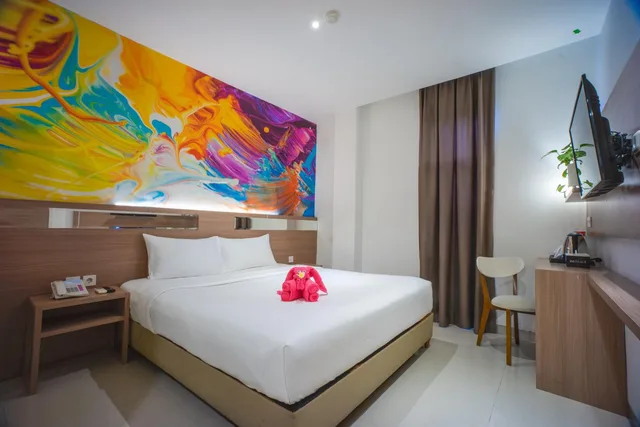 غرفة سوبيريور بسرير مزدوج، Triizz Hotel Semarang by Royal Singosari (Formerly Faustine Semarang) 2/8