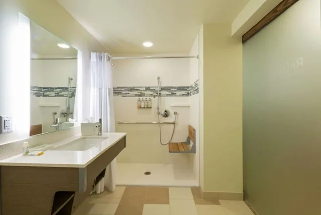 Suite, King Bed, Accessible, EVEN Hotel Rockville Washington DC Area 4/6