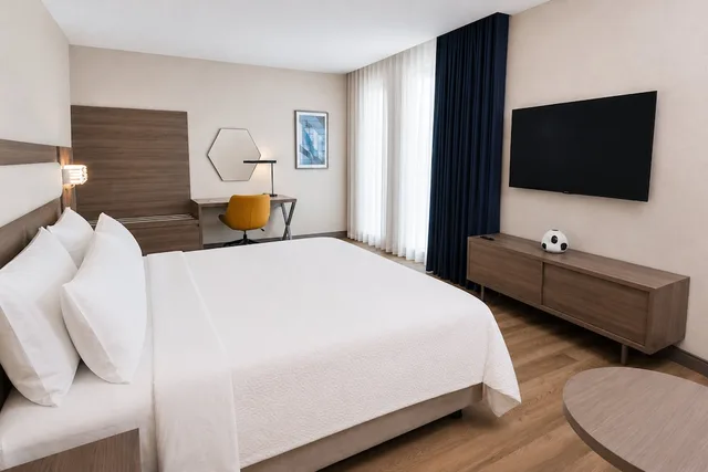Suite, King Bed, Holiday Inn Express And Suites Monterrey Sendero 1/10