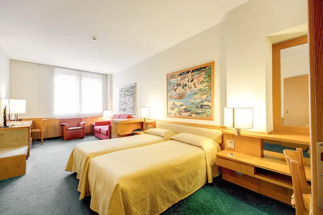 غرفة ثلاثية بثلاثة أسرّة، Hotel Galileo 1/2
