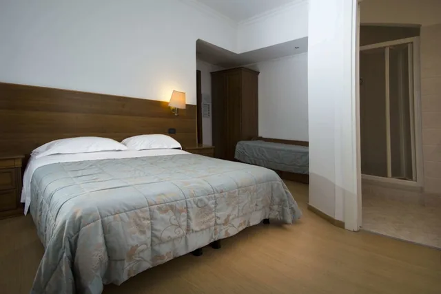 غرفة ثلاثية بسرير مزدوج وسرير فردي، Hotel La Camogliese 4/7