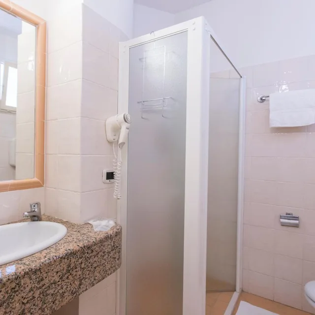 غرفة كبيرة بسرير مزدوج أو سريرين منفصلين، Boutique & Spa Sirenahotel 6/8
