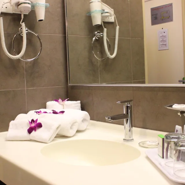 جناح بجاكوزي، Hotel Maluri 5/8