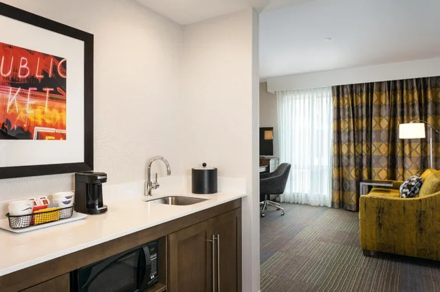 جناح استوديو بسرير كينج مع أريكة لذوي الإعاقة، Hampton Inn Suites By Hilton Seattle Northgate 4/4