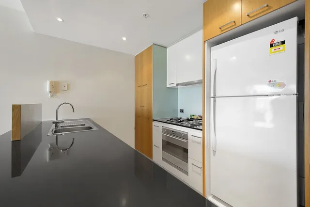 3 Bedrooms, Apartment, 1 King and 2 Queen Beds, Docklands Private Collection of Apartments - NewQuay 4/4