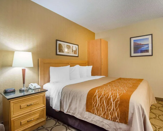 غرفة بسرير كينج، Comfort Inn Baie-Comeau 6/6