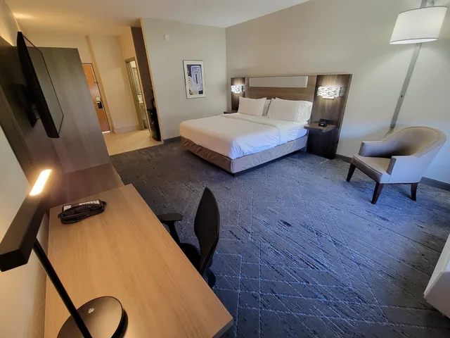 غرفة قياسية بسرير كينج، Holiday Inn Express Hotel Suites the Villages 5/10