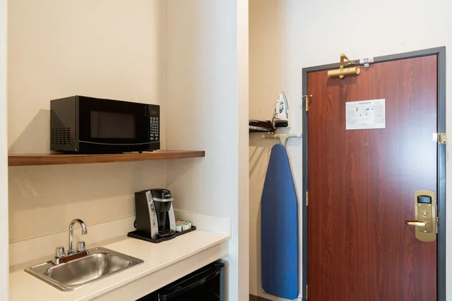 جناح بسرير كينج، Holiday Inn Express Suites Davis University Area 7/8