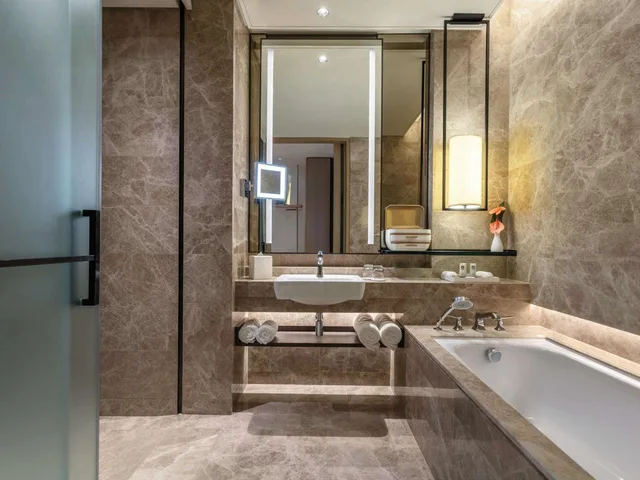 غرفة بريميوم فاخرة بسرير كينج، Sofitel Singapore City Centre 3/3