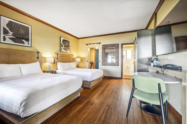 غرفة بسريرين كوين، Inn Marin and Suites, an Ascend Collection Hotel 2/10