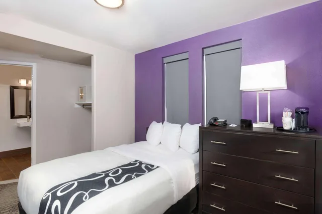 غرفة ديلوكس بسرير مزدوج بإطلالة على المدينة، La Quinta Inn & Suites by Wyndham New York City Central Park 1/2