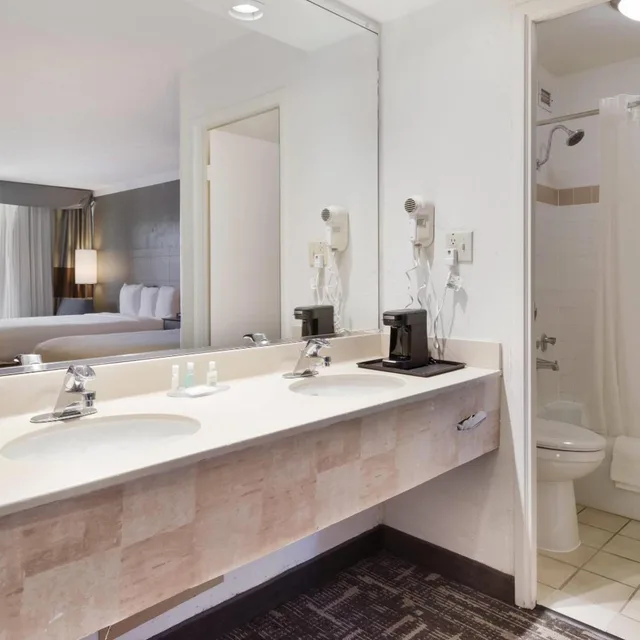 غرفة خارجية بسريرين كوين، Clarion Hotel Concord/Walnut Creek 8/8