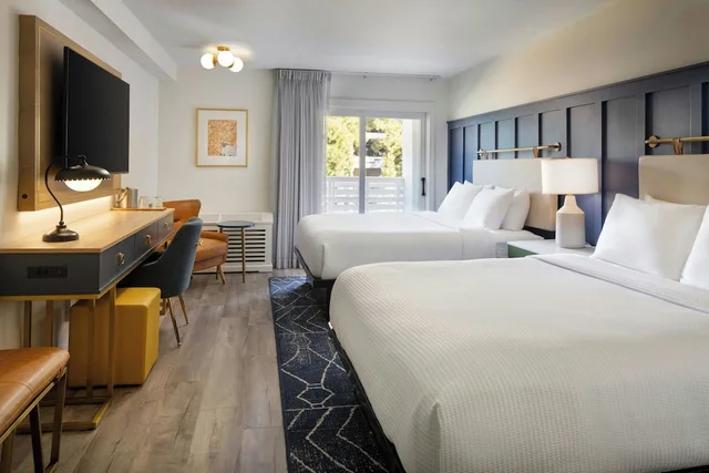 غرفة بسريرين كوين بشرفة بإطلالة، Tiller House, Laguna Hills, A Tribute Portfolio Hotel 1/2