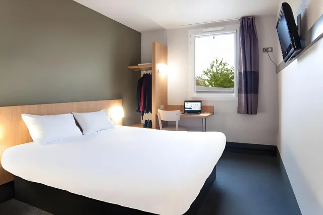 Room, 2 Double Beds, Accessible, B&B HOTEL Marne La Vallee Bussy 1/1