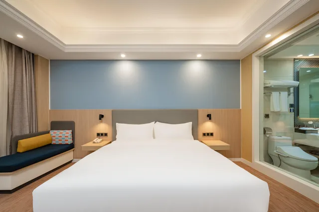 غرفة بسرير كينج، Holiday Inn Express Chengdu Tianfu Square an IHG Hotel 1/3