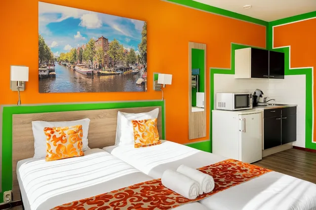 غرفة اقتصادية رباعية بسريرين منفصلين وسرير بطابقين، Amsterdam Teleport Hotel 4/7