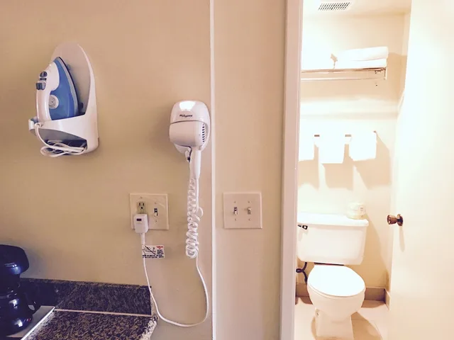 غرفة بسريرين مزدوجين، Days Inn by Wyndham Anaheim Near The Park 6/6