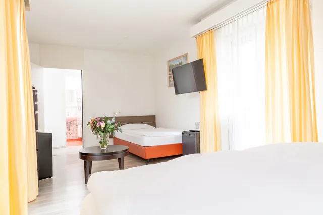 جناح عائلي بسرير كينج وثلاثة أسرّة بشرفة، Hotel Alexander 3/4