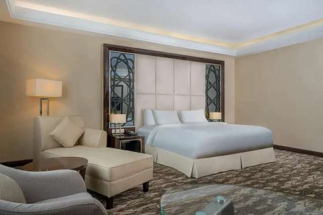 غرفة تنفيذية مع أريكة، SWISS-BELHOTEL HARBOUR BAY 1/1