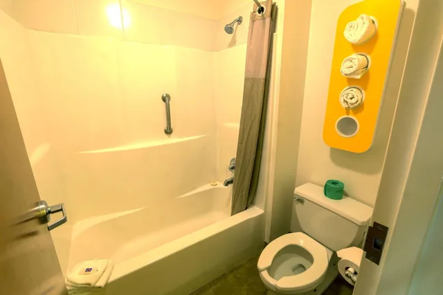 1 King Bed - Non-Smoking, Micfridge، Motel6 Longview Tx North 7/8