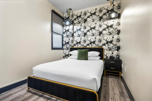 جناح ديلوكس بسرير كوين، Hotel Epik 4/10