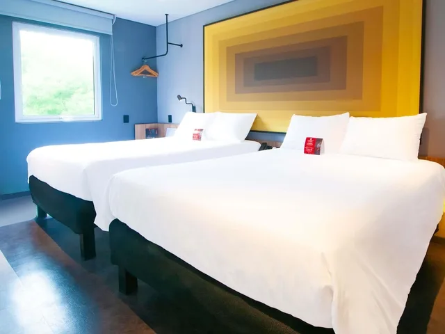 Room, 2 Double Beds, Ibis Monterrey Aeropuerto 3/10