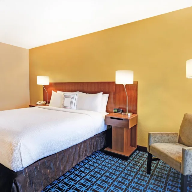 Room, King Bed, Bathtub, Accessible, Fairfield Inn & Suites by Marriott Atlanta Vinings/Galleria 1/8